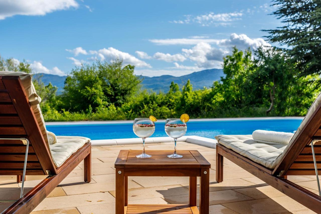 Casa Di Oliva-House With Heated Pool & Jacuzzi In Trilj, Croatia 빌라 외부 사진