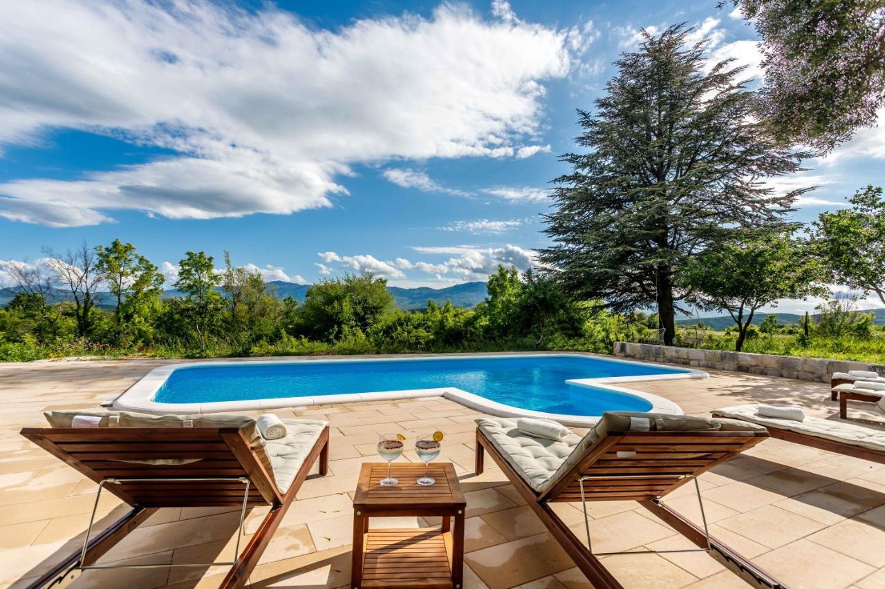 Casa Di Oliva-House With Heated Pool & Jacuzzi In Trilj, Croatia 빌라 외부 사진