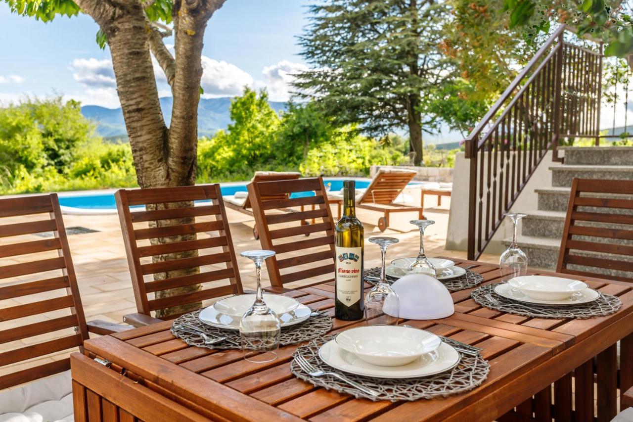 Casa Di Oliva-House With Heated Pool & Jacuzzi In Trilj, Croatia 빌라 외부 사진
