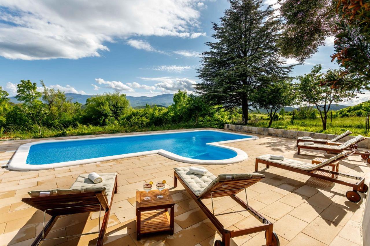 Casa Di Oliva-House With Heated Pool & Jacuzzi In Trilj, Croatia 빌라 외부 사진