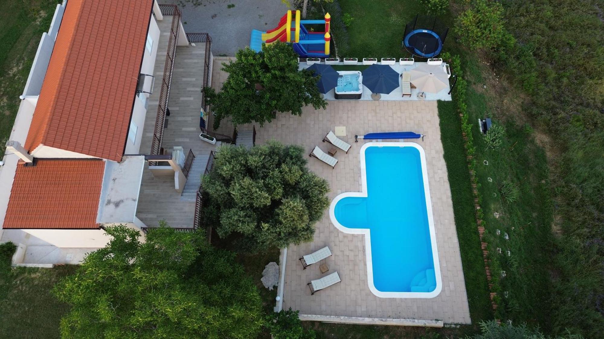 Casa Di Oliva-House With Heated Pool & Jacuzzi In Trilj, Croatia 빌라 외부 사진